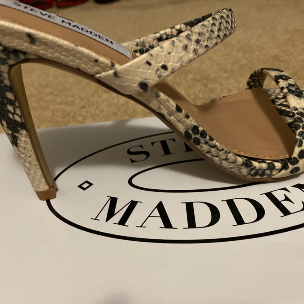 Brand new Steve Madden snake skin print sandals - Picture 2 of 5